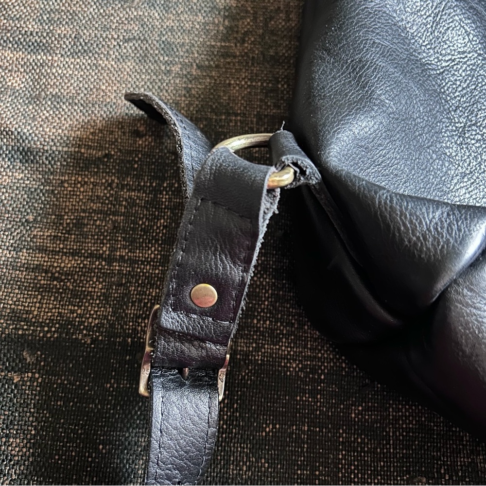 Pre-Loved Portland Leather Goods Tote Backpack in Classic - Picture 8 of 9